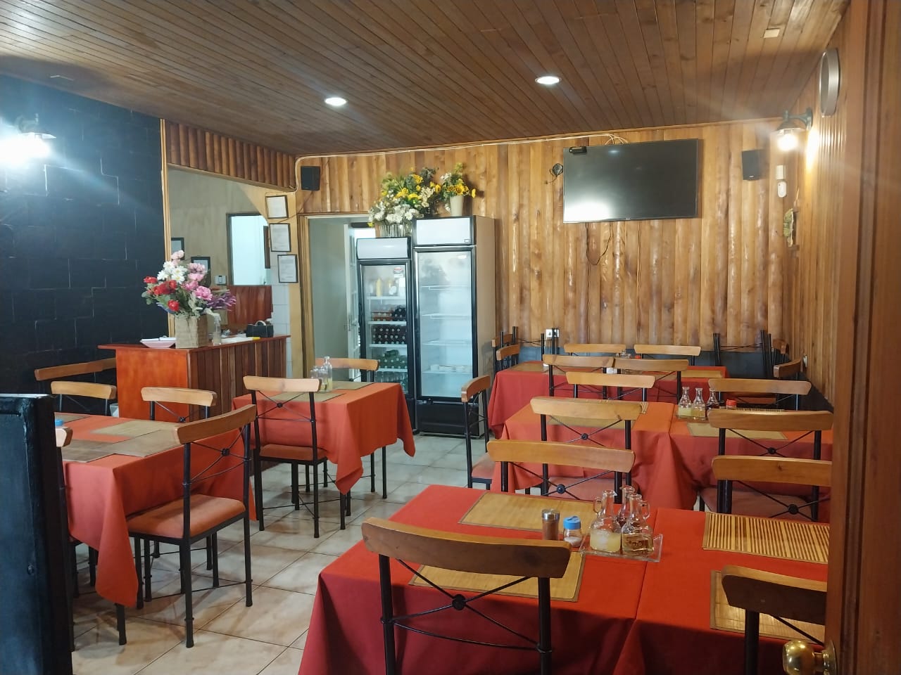 RESTAURANTE Y BANQUETERÍA LLANCA