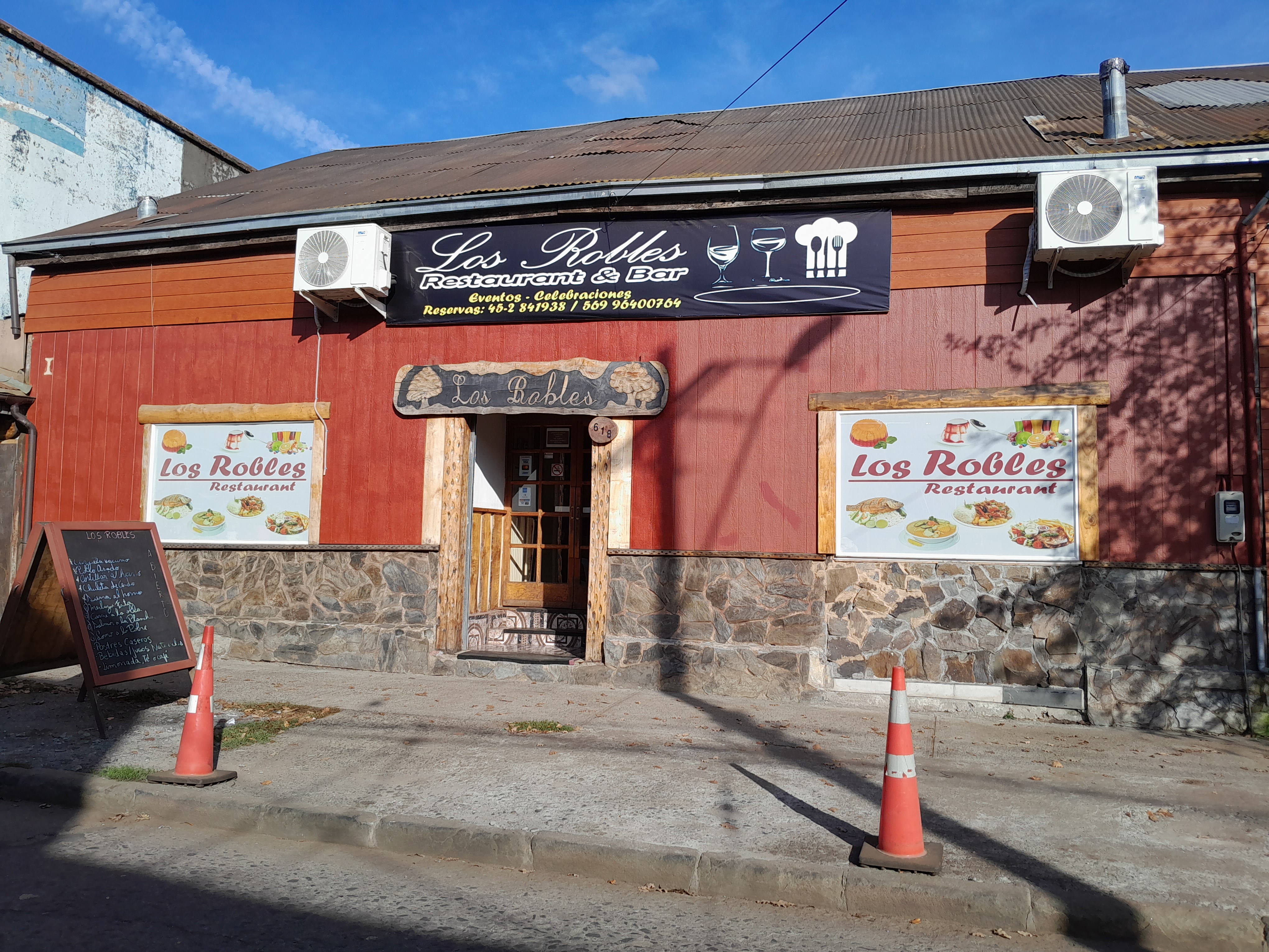 RESTAURANT LOS ROBLES
