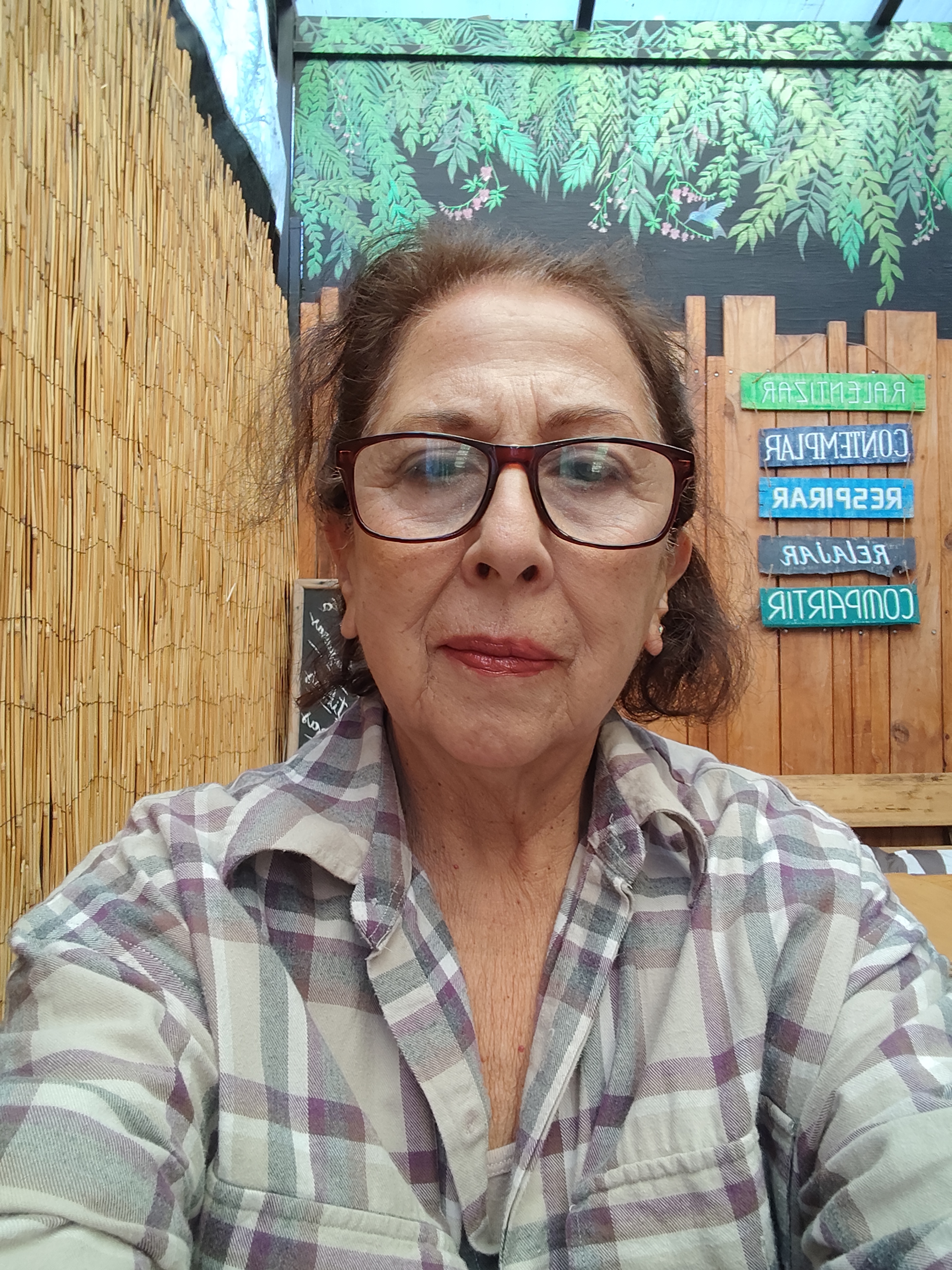 MARÍA  ANGELICA SOLIS CASTILLO